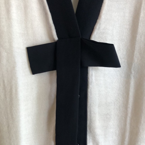 Few Moda New York Cream Black Bow Cardigan - Picture 3 of 5